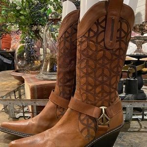 Donald Pliner Peace ☮️ Sign Leather Boots!